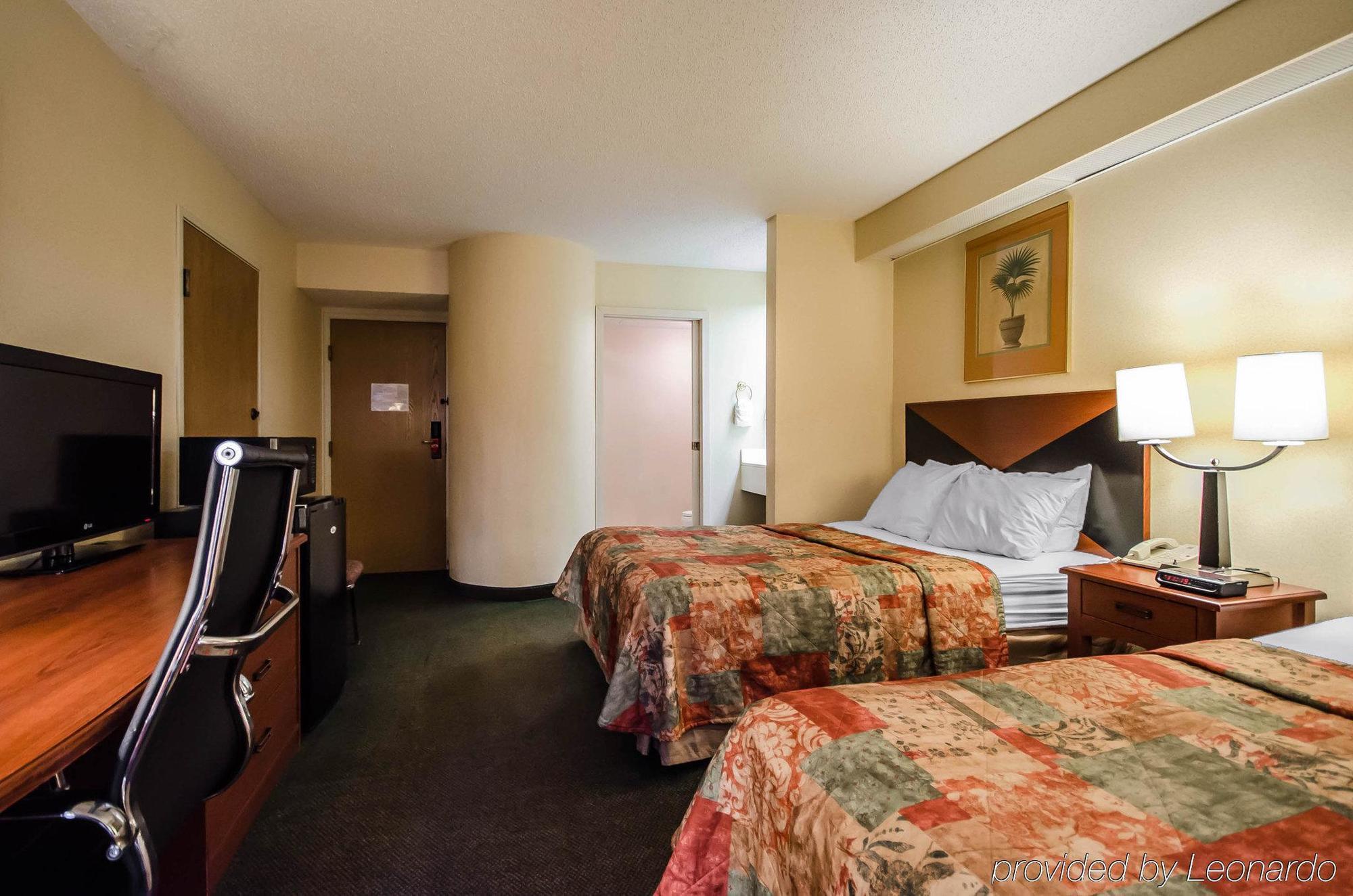 Super 8 by Wyndham Jasper Hotel Bagian luar foto