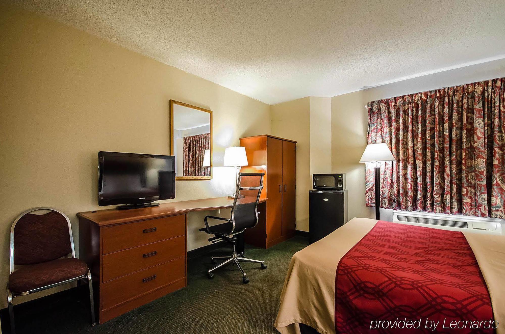 Super 8 by Wyndham Jasper Hotel Bagian luar foto